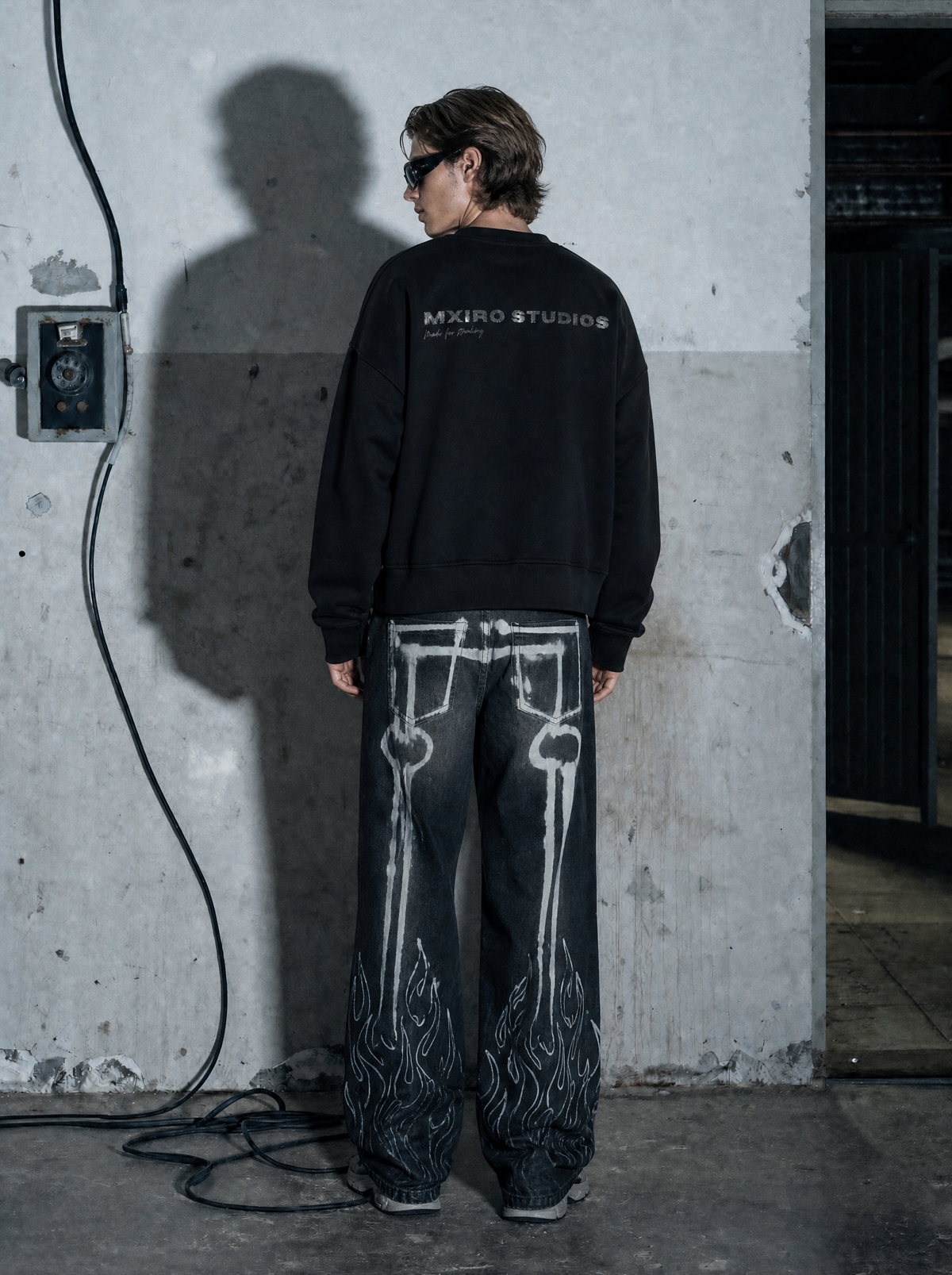 MXIRO STUDIOS BOXY CREWNECK