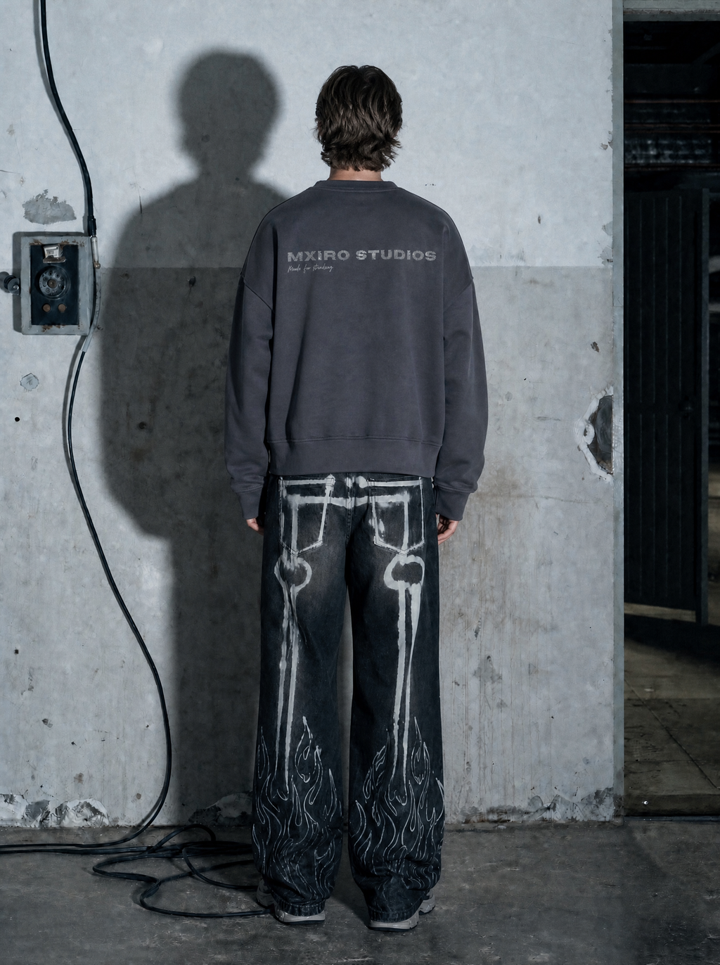 MXIRO STUDIOS BOXY CREWNECK
